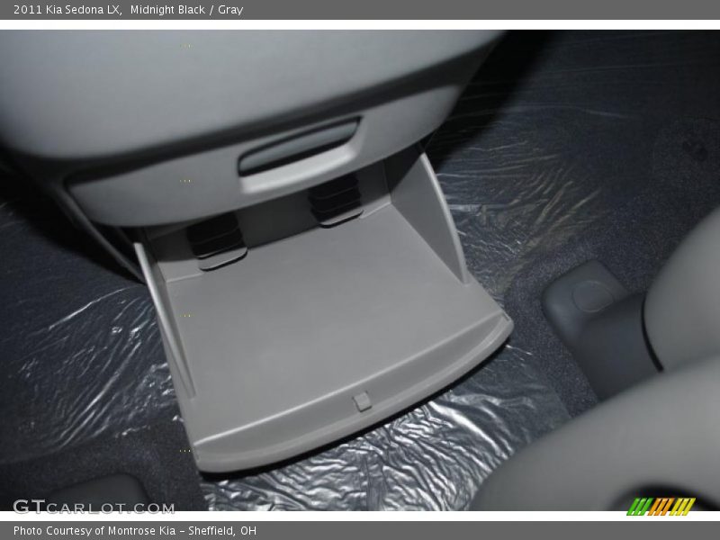 Midnight Black / Gray 2011 Kia Sedona LX