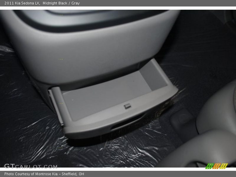 Midnight Black / Gray 2011 Kia Sedona LX