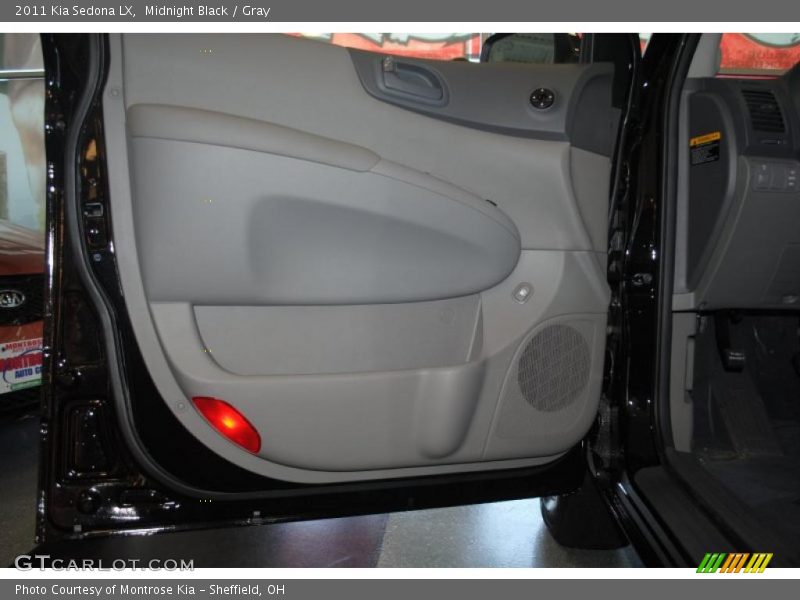 Midnight Black / Gray 2011 Kia Sedona LX