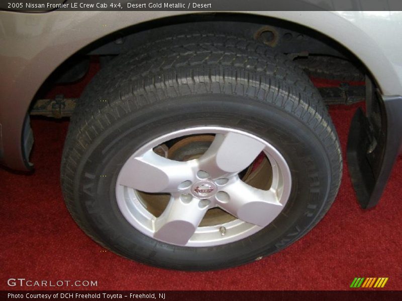 Desert Gold Metallic / Desert 2005 Nissan Frontier LE Crew Cab 4x4