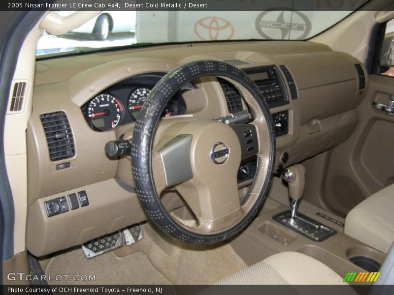 Desert Gold Metallic / Desert 2005 Nissan Frontier LE Crew Cab 4x4