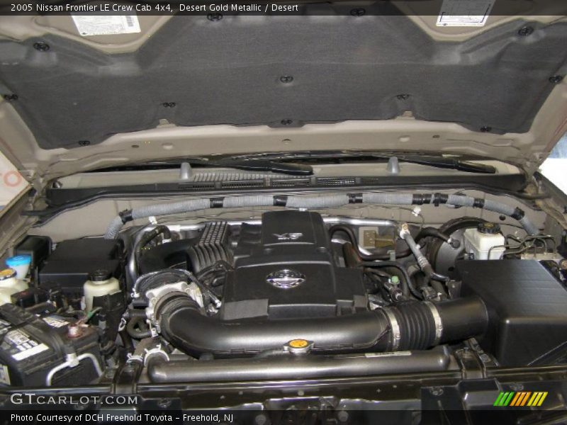 Desert Gold Metallic / Desert 2005 Nissan Frontier LE Crew Cab 4x4