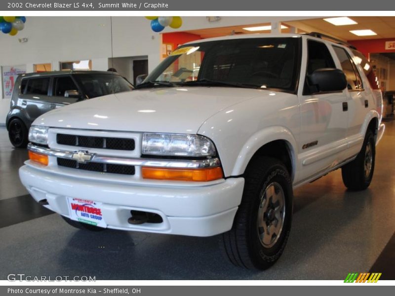 Summit White / Graphite 2002 Chevrolet Blazer LS 4x4