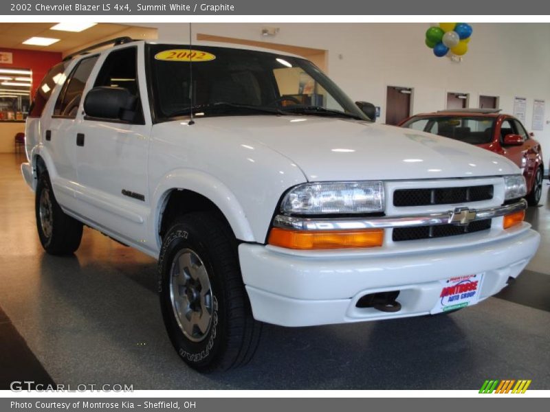 Summit White / Graphite 2002 Chevrolet Blazer LS 4x4