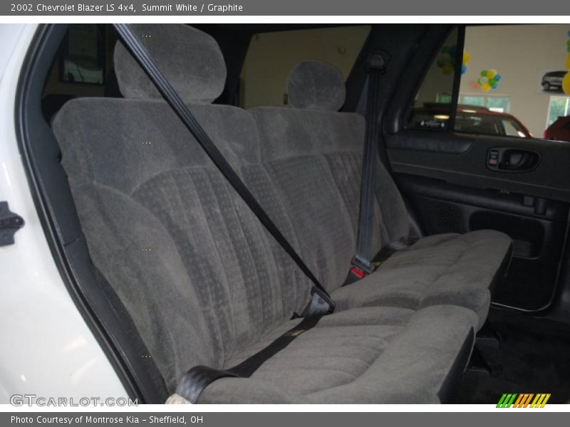 Summit White / Graphite 2002 Chevrolet Blazer LS 4x4