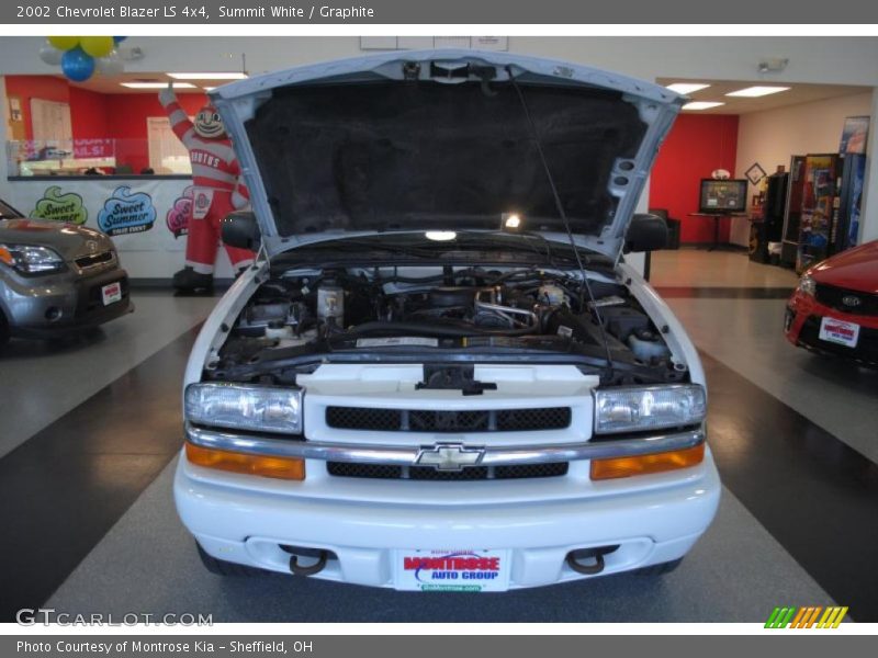 Summit White / Graphite 2002 Chevrolet Blazer LS 4x4