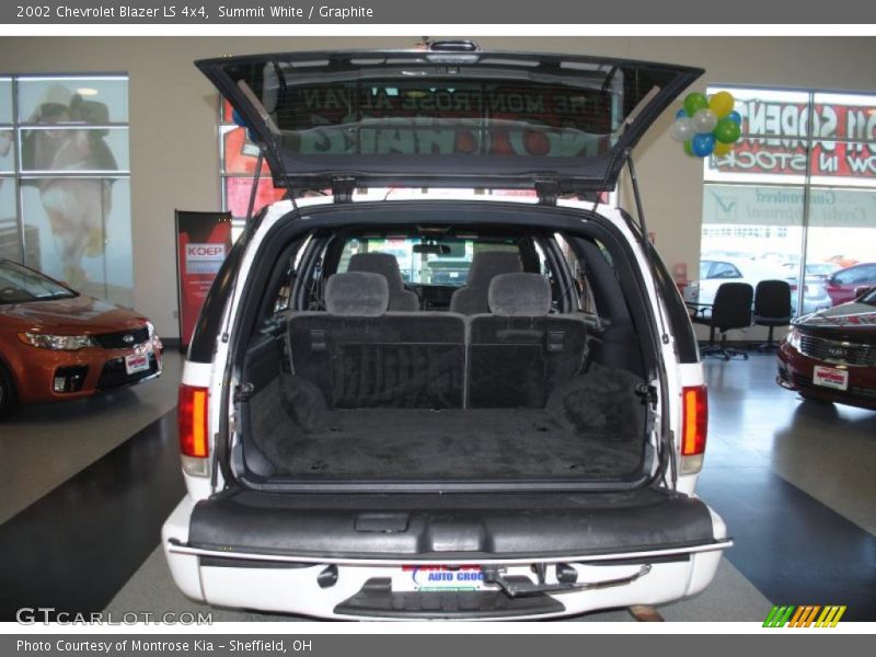 Summit White / Graphite 2002 Chevrolet Blazer LS 4x4