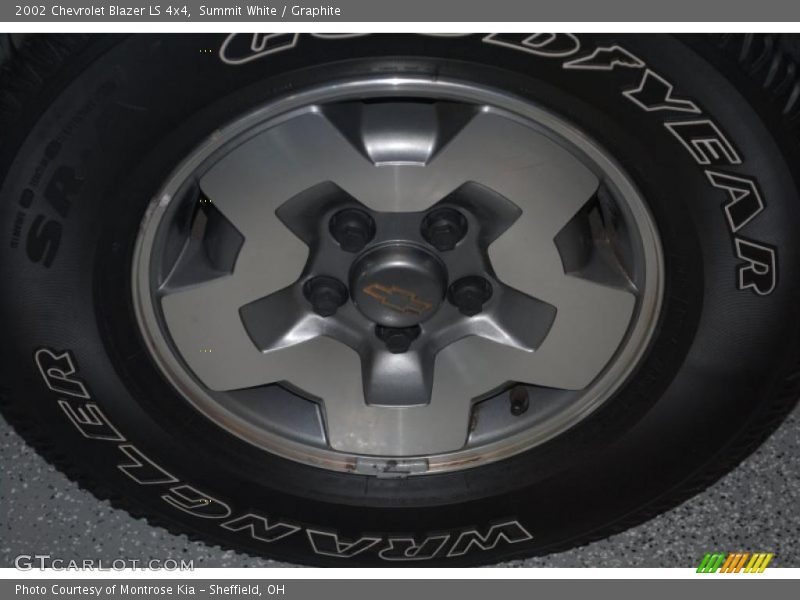 Summit White / Graphite 2002 Chevrolet Blazer LS 4x4