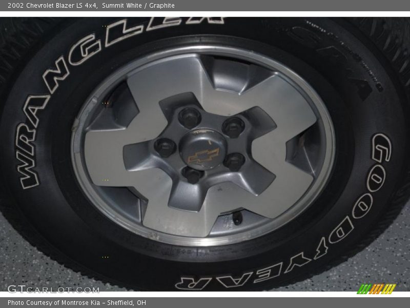 Summit White / Graphite 2002 Chevrolet Blazer LS 4x4