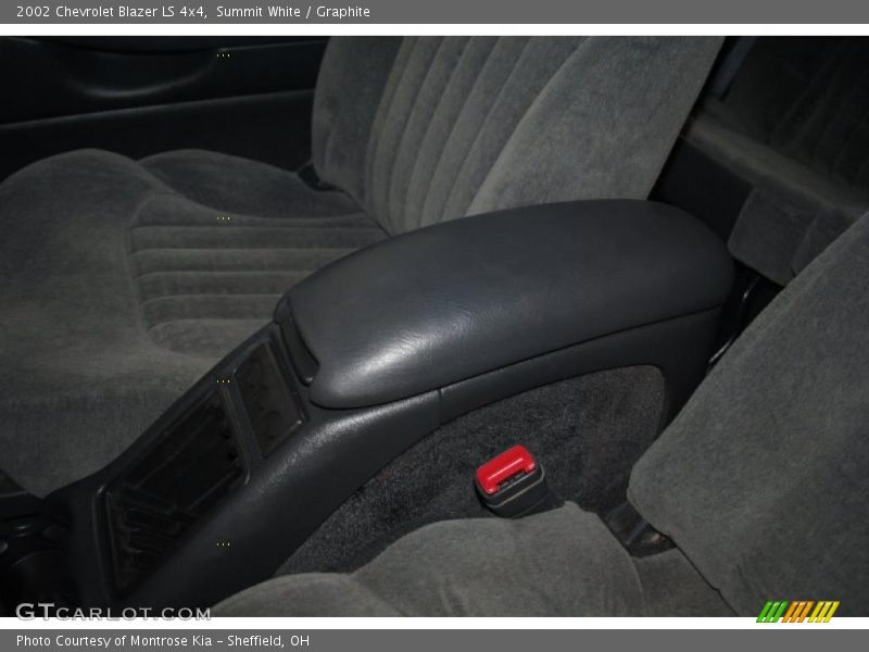 Summit White / Graphite 2002 Chevrolet Blazer LS 4x4