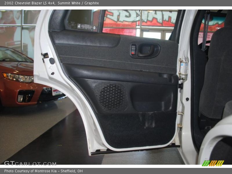 Summit White / Graphite 2002 Chevrolet Blazer LS 4x4
