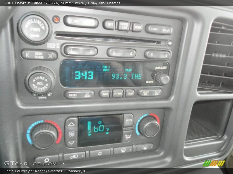 Summit White / Gray/Dark Charcoal 2004 Chevrolet Tahoe Z71 4x4