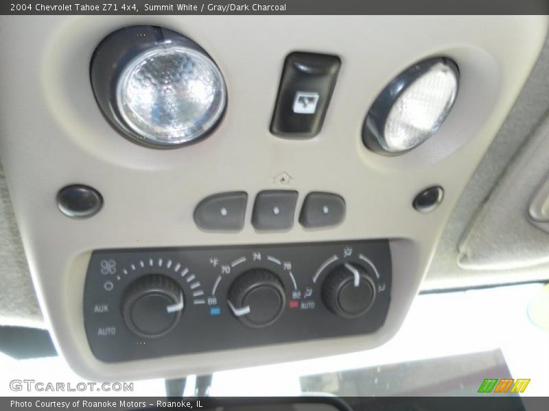 Summit White / Gray/Dark Charcoal 2004 Chevrolet Tahoe Z71 4x4