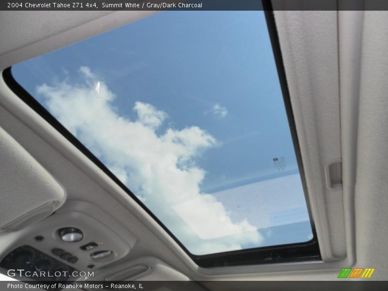 Summit White / Gray/Dark Charcoal 2004 Chevrolet Tahoe Z71 4x4
