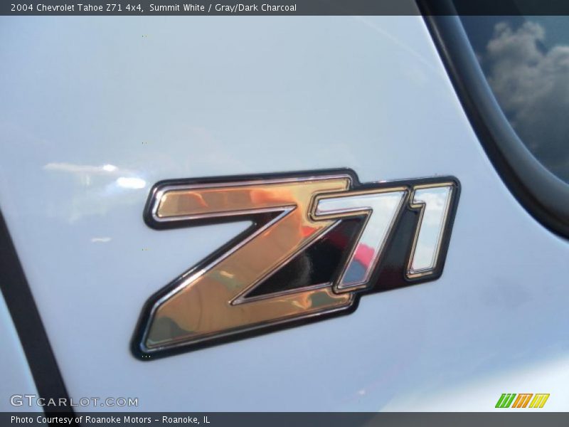 Summit White / Gray/Dark Charcoal 2004 Chevrolet Tahoe Z71 4x4
