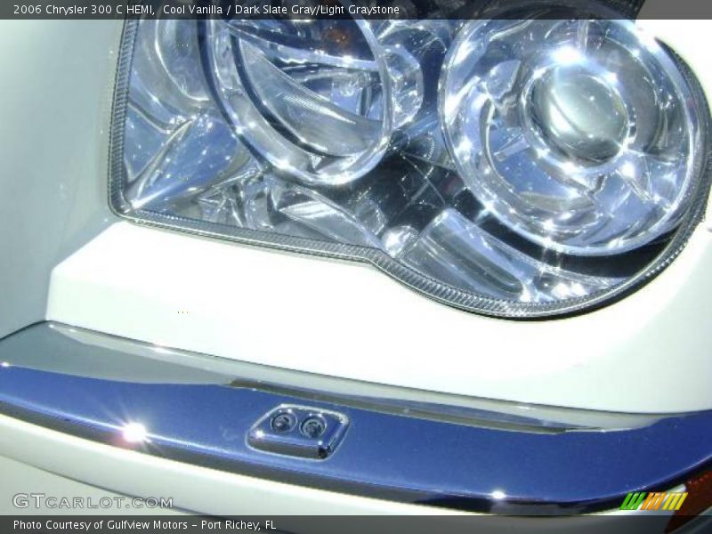 Cool Vanilla / Dark Slate Gray/Light Graystone 2006 Chrysler 300 C HEMI