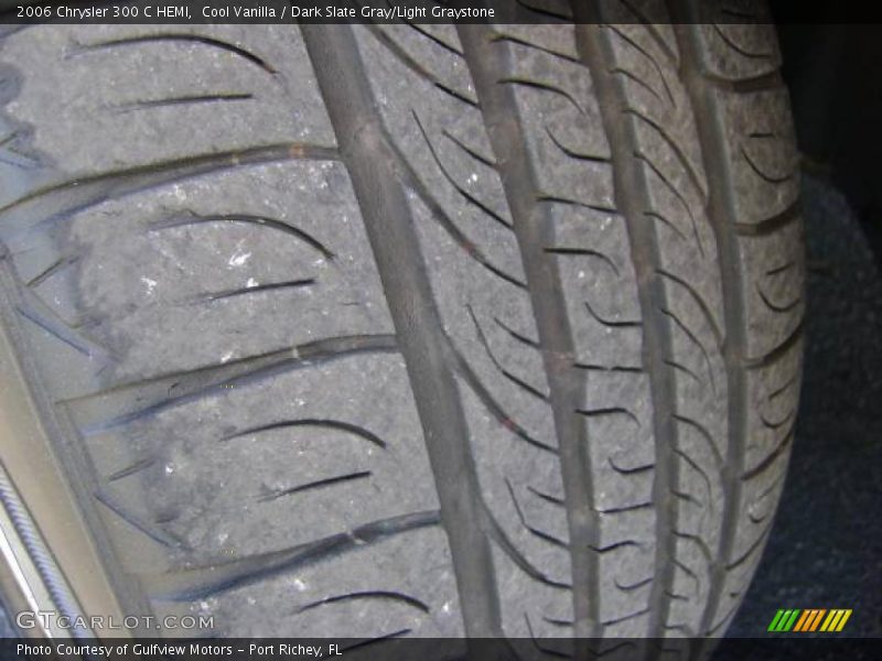 Cool Vanilla / Dark Slate Gray/Light Graystone 2006 Chrysler 300 C HEMI