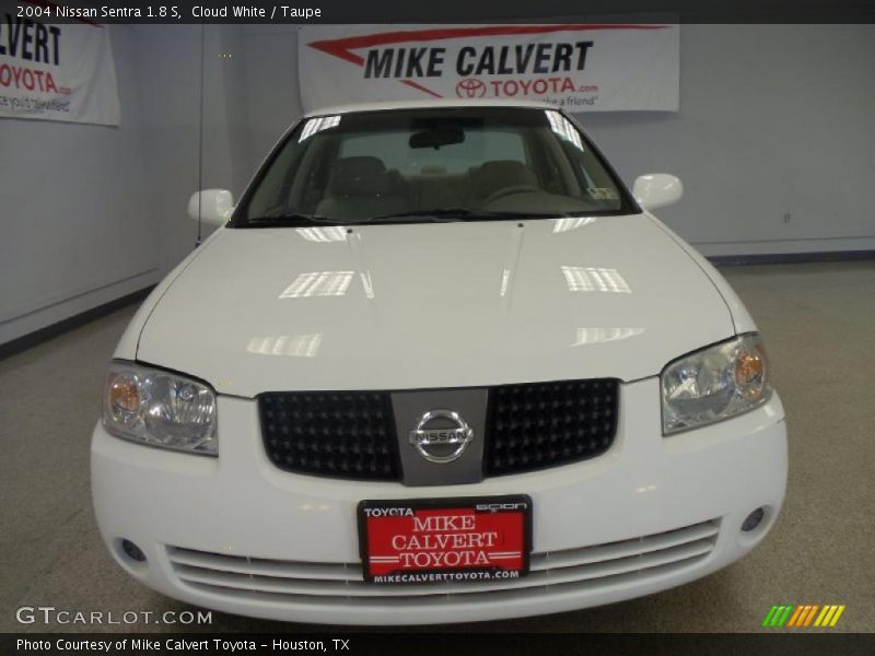 Cloud White / Taupe 2004 Nissan Sentra 1.8 S