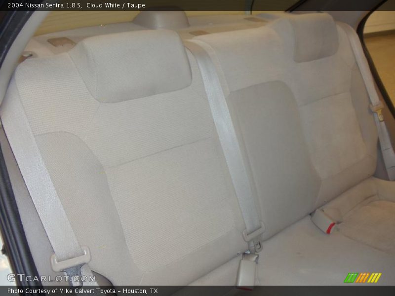 Cloud White / Taupe 2004 Nissan Sentra 1.8 S
