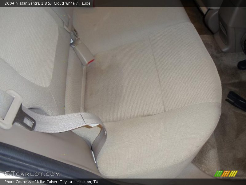Cloud White / Taupe 2004 Nissan Sentra 1.8 S