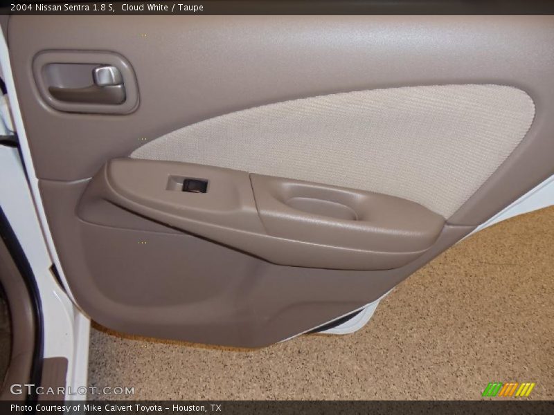 Cloud White / Taupe 2004 Nissan Sentra 1.8 S
