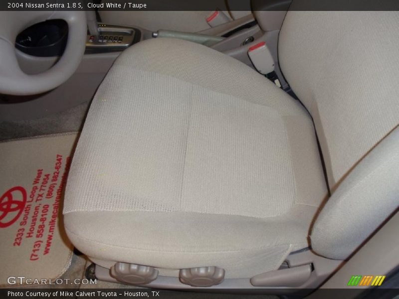 Cloud White / Taupe 2004 Nissan Sentra 1.8 S