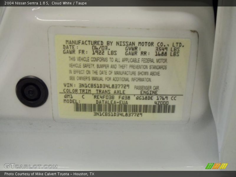 Cloud White / Taupe 2004 Nissan Sentra 1.8 S