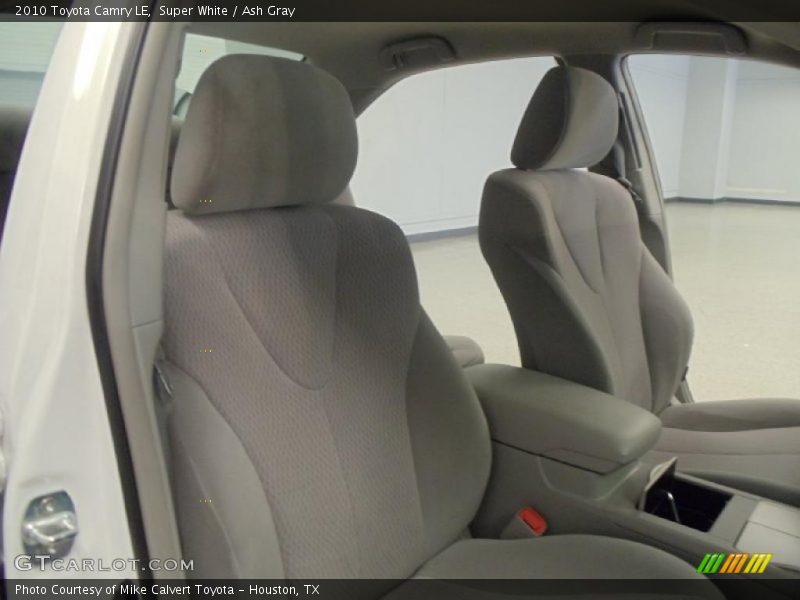 Super White / Ash Gray 2010 Toyota Camry LE
