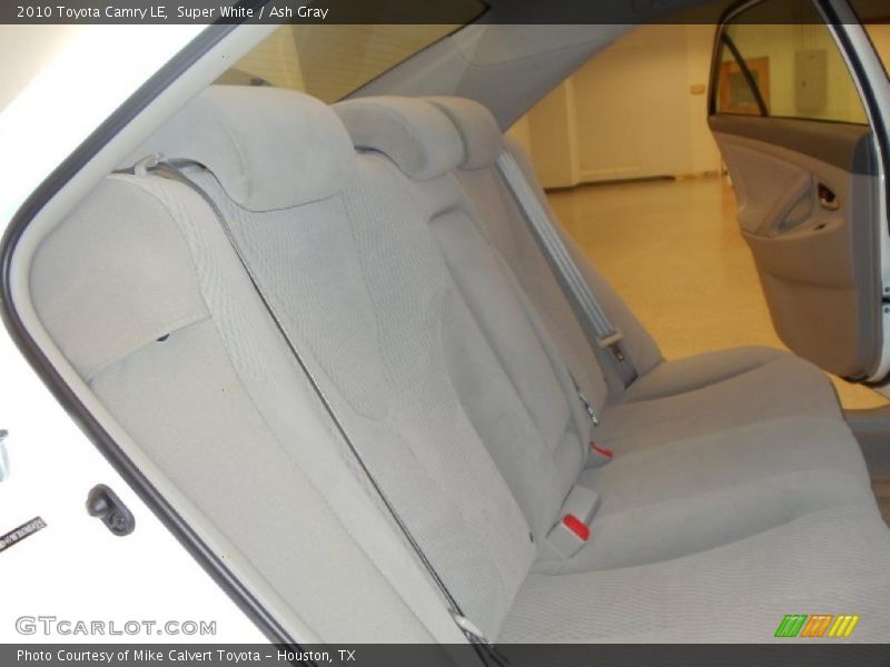 Super White / Ash Gray 2010 Toyota Camry LE