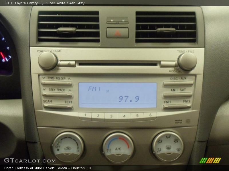 Super White / Ash Gray 2010 Toyota Camry LE