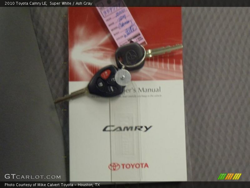 Super White / Ash Gray 2010 Toyota Camry LE