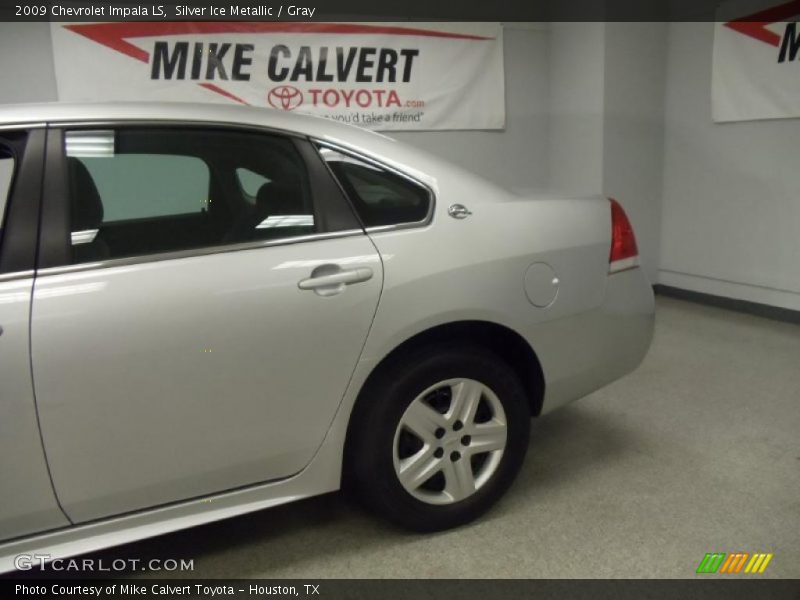 Silver Ice Metallic / Gray 2009 Chevrolet Impala LS