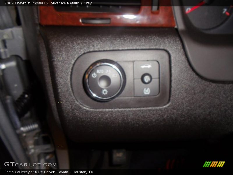 Silver Ice Metallic / Gray 2009 Chevrolet Impala LS