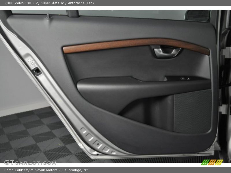 Silver Metallic / Anthracite Black 2008 Volvo S80 3.2