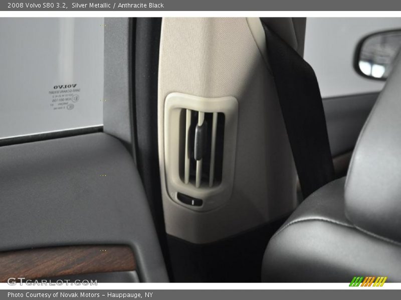 Silver Metallic / Anthracite Black 2008 Volvo S80 3.2