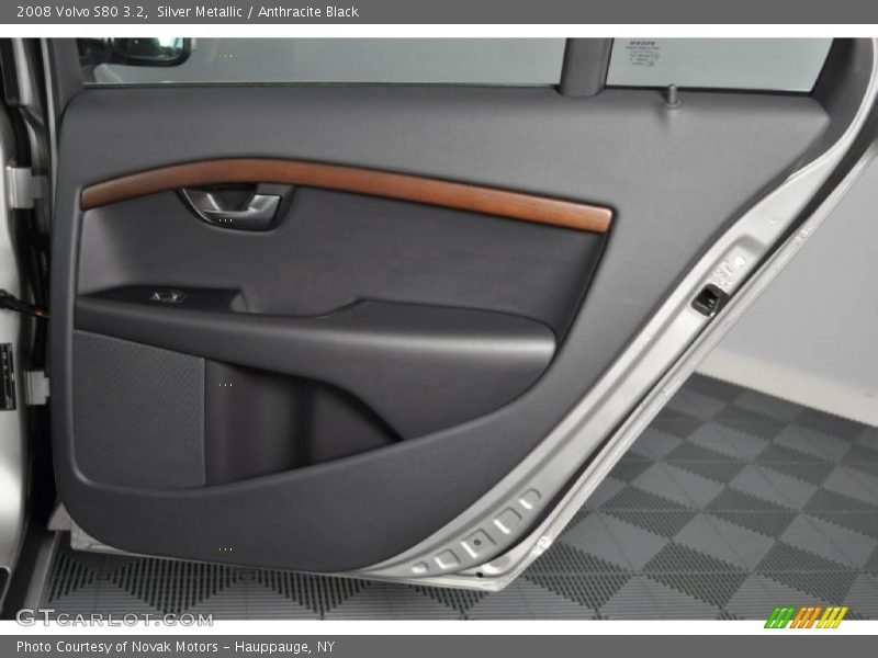 Silver Metallic / Anthracite Black 2008 Volvo S80 3.2