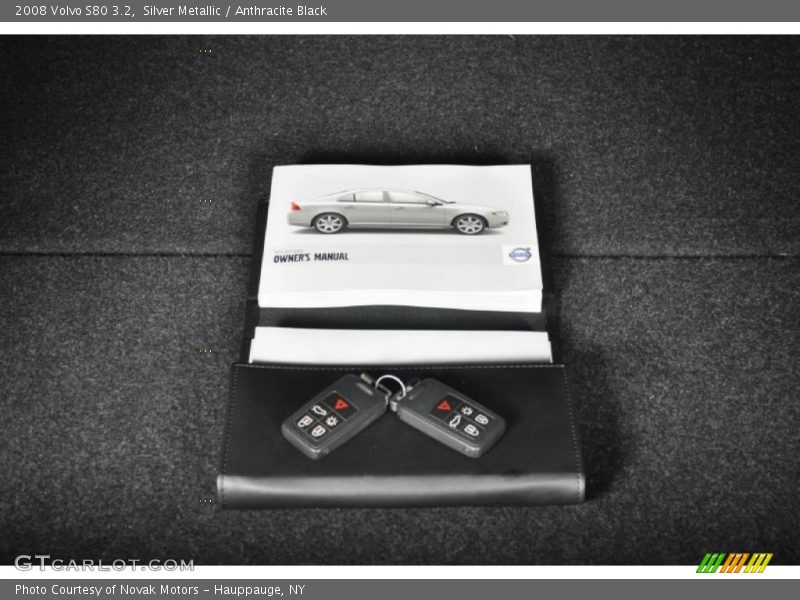 Silver Metallic / Anthracite Black 2008 Volvo S80 3.2