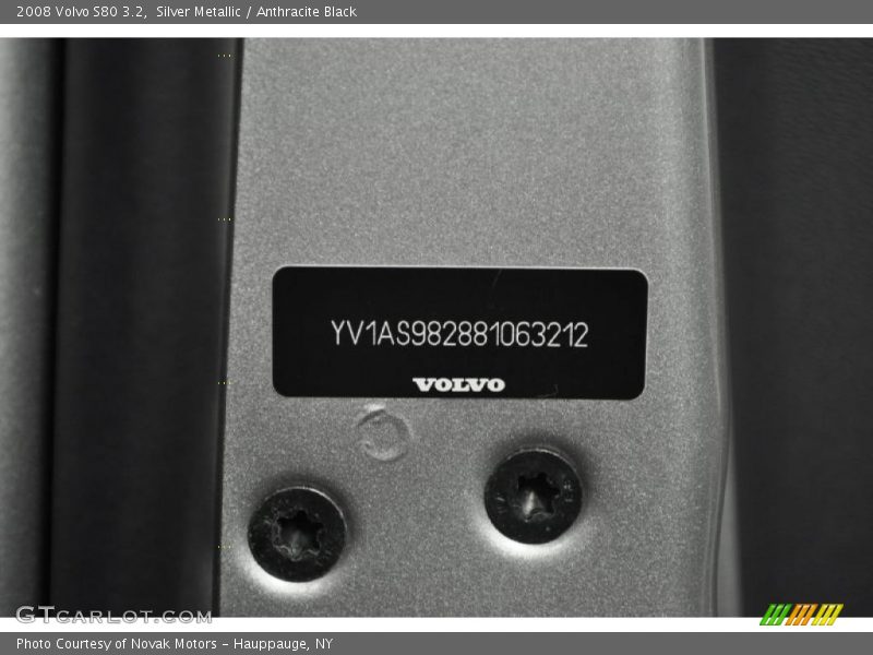 Silver Metallic / Anthracite Black 2008 Volvo S80 3.2