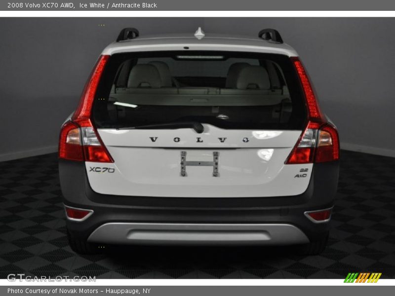 Ice White / Anthracite Black 2008 Volvo XC70 AWD