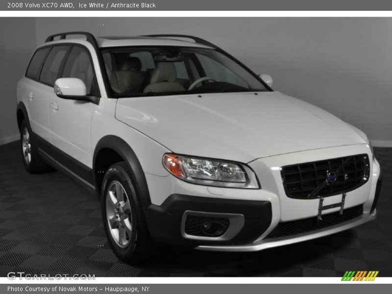 Ice White / Anthracite Black 2008 Volvo XC70 AWD