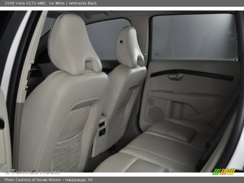 Ice White / Anthracite Black 2008 Volvo XC70 AWD