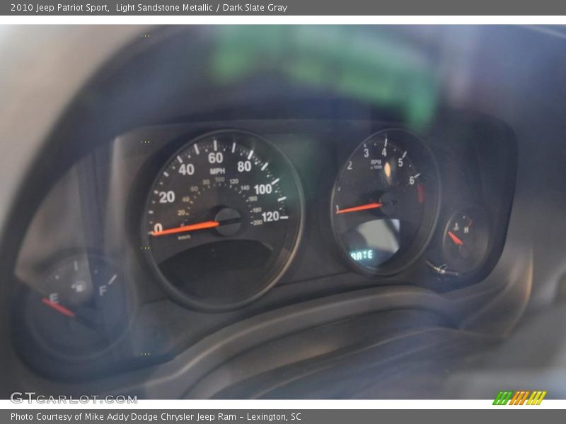 Light Sandstone Metallic / Dark Slate Gray 2010 Jeep Patriot Sport