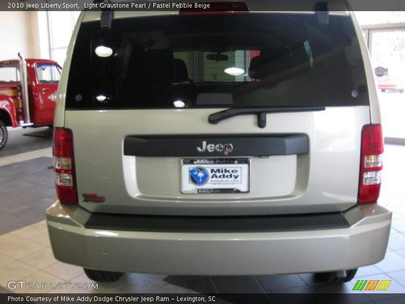 Light Graystone Pearl / Pastel Pebble Beige 2010 Jeep Liberty Sport