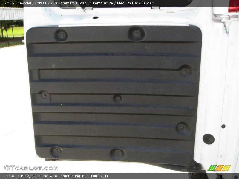 Summit White / Medium Dark Pewter 2006 Chevrolet Express 2500 Commercial Van