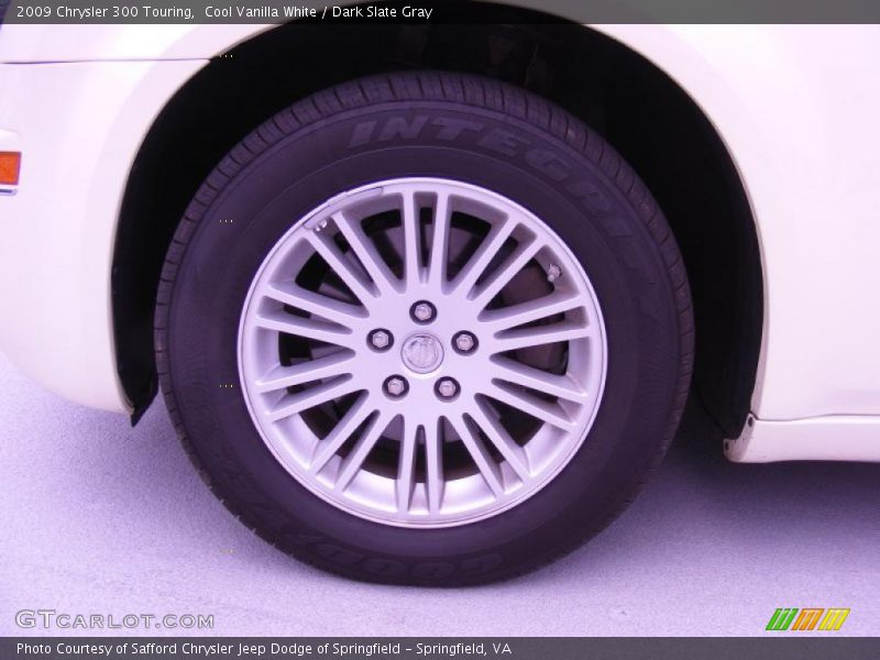 Cool Vanilla White / Dark Slate Gray 2009 Chrysler 300 Touring