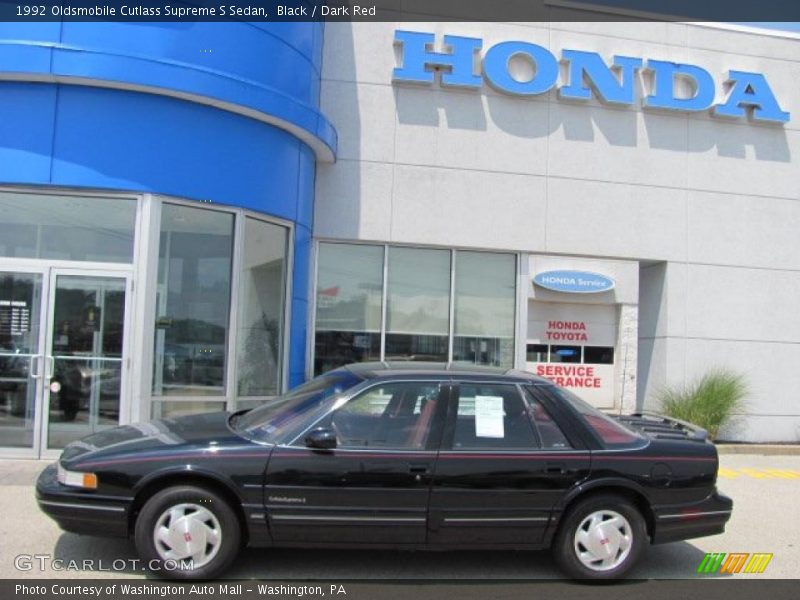 Black / Dark Red 1992 Oldsmobile Cutlass Supreme S Sedan