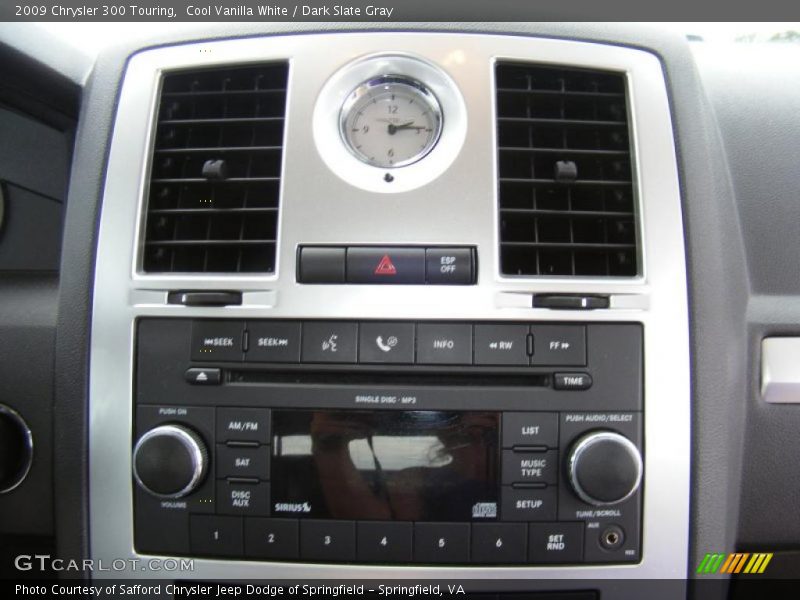 Cool Vanilla White / Dark Slate Gray 2009 Chrysler 300 Touring