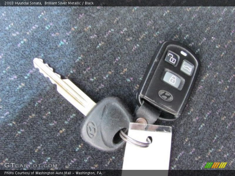 Brilliant Silver Metallic / Black 2003 Hyundai Sonata