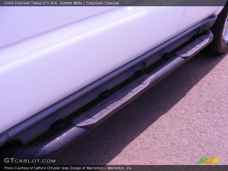 Summit White / Gray/Dark Charcoal 2004 Chevrolet Tahoe Z71 4x4