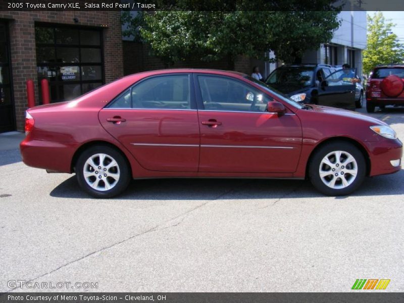 Salsa Red Pearl / Taupe 2005 Toyota Camry XLE